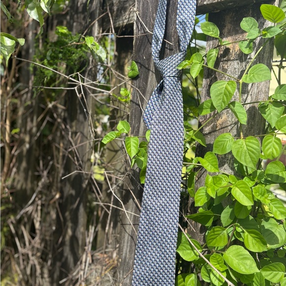 Gucci Navy Geometric Men's Tie - Picture 2 of 4